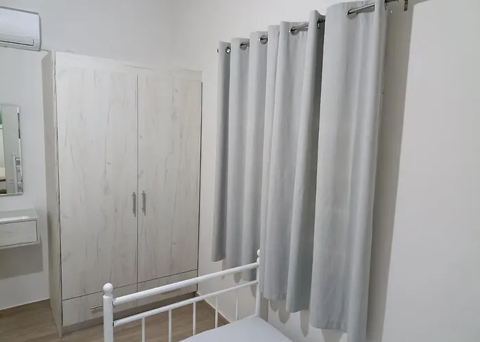 Apartment Palm-tree *